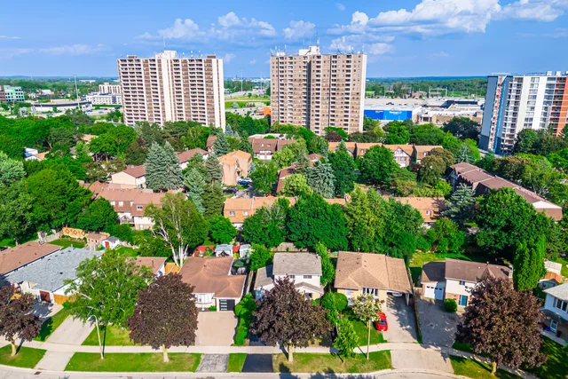 212 Cedarwoods Crescent, Kitchener - photo 3
