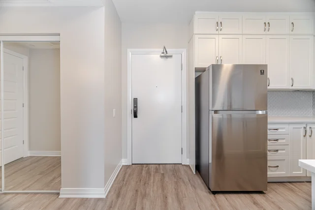 #202-95 Dundas Street West, Oakville - photo 5