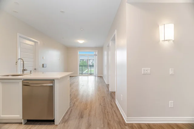 #202-95 Dundas Street West, Oakville - photo 6