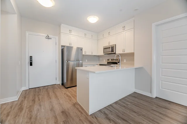 #202-95 Dundas Street West, Oakville - photo 8