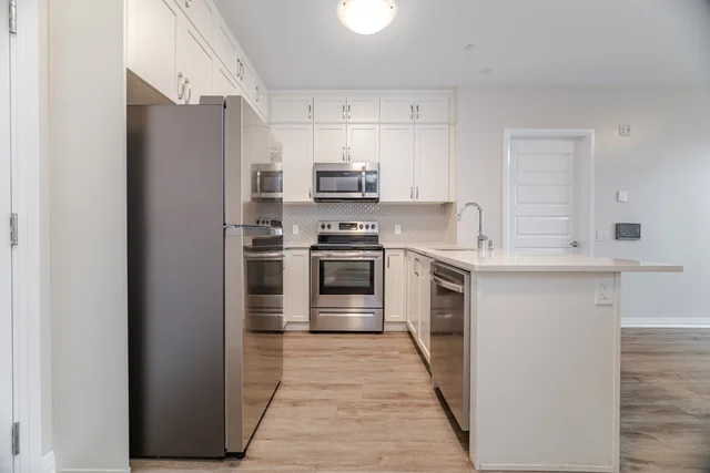 #202-95 Dundas Street West, Oakville - photo 9