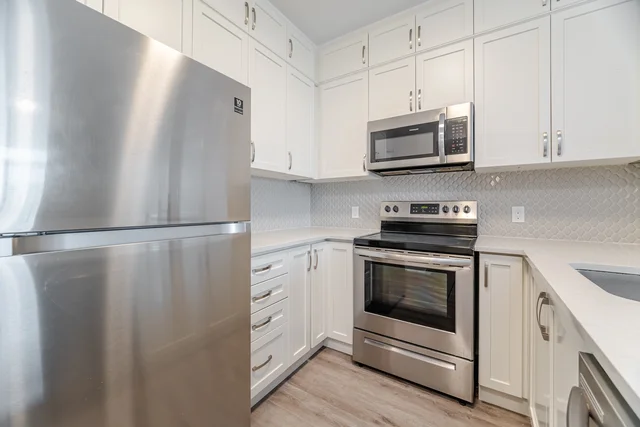 #202-95 Dundas Street West, Oakville - photo 11