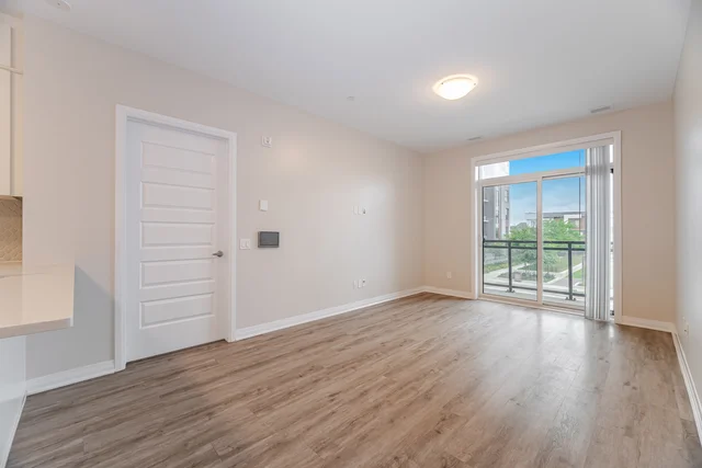 #202-95 Dundas Street West, Oakville - photo 15