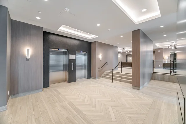 #202-95 Dundas Street West, Oakville - photo 37