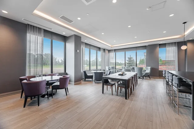 #202-95 Dundas Street West, Oakville - photo 44