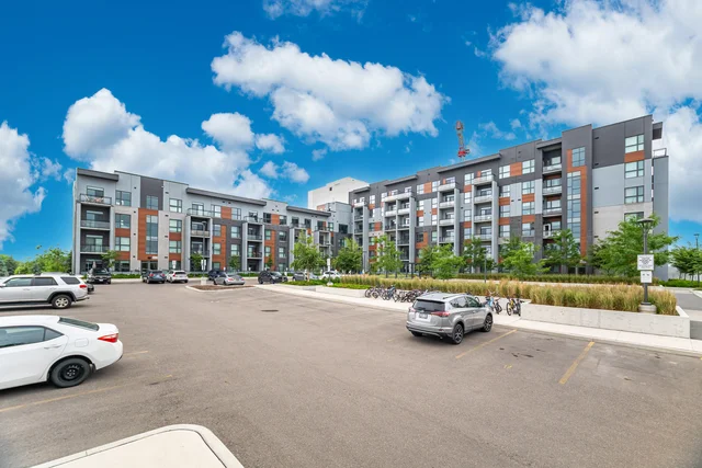 #202-95 Dundas Street West, Oakville - photo 65