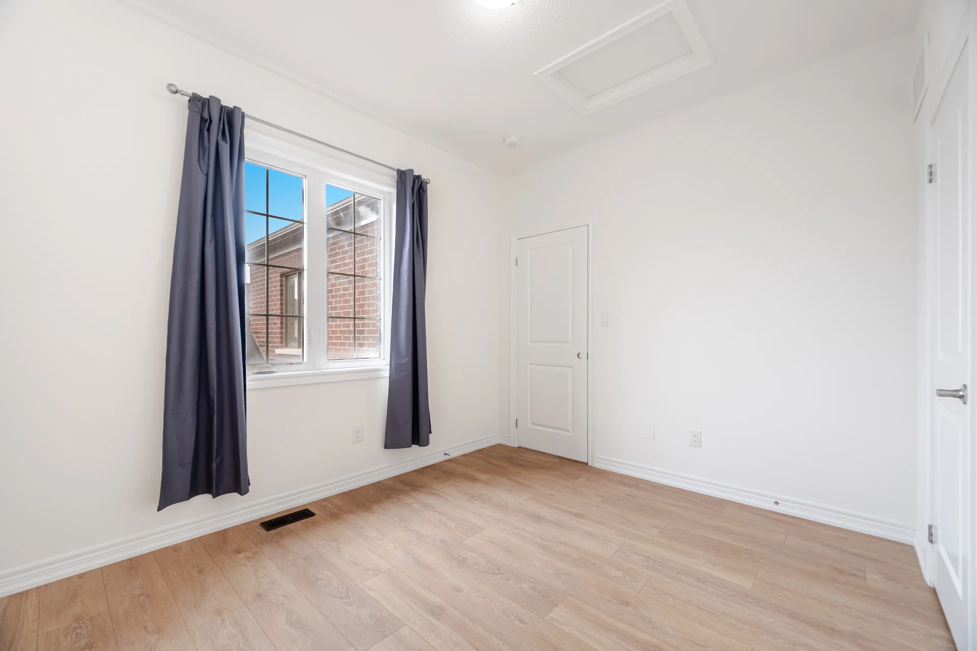 3375734