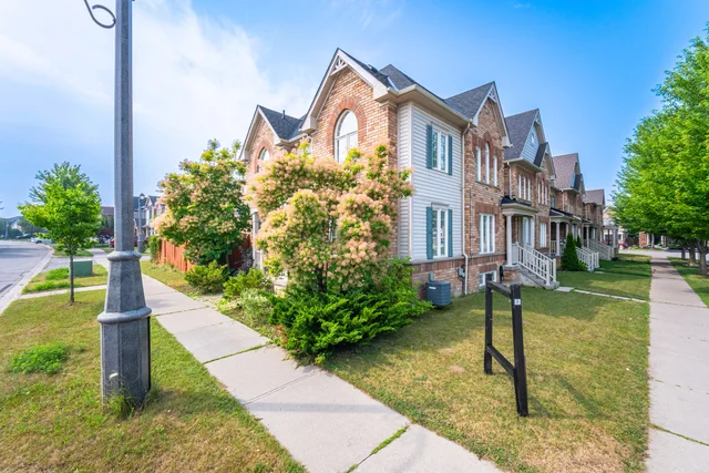 2 Howlett Crescent, Ajax - photo 4