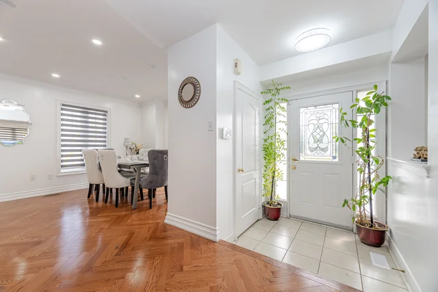 2 Howlett Crescent, Ajax - photo 6