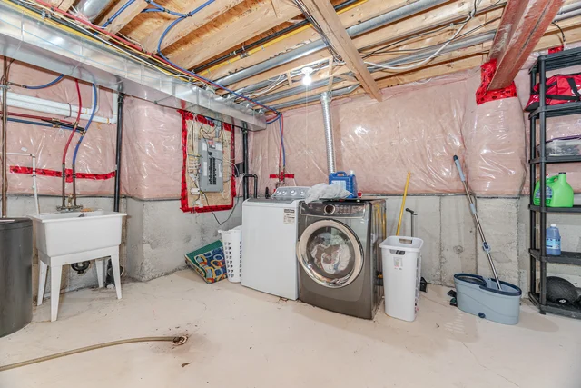 2 Howlett Crescent, Ajax - photo 38