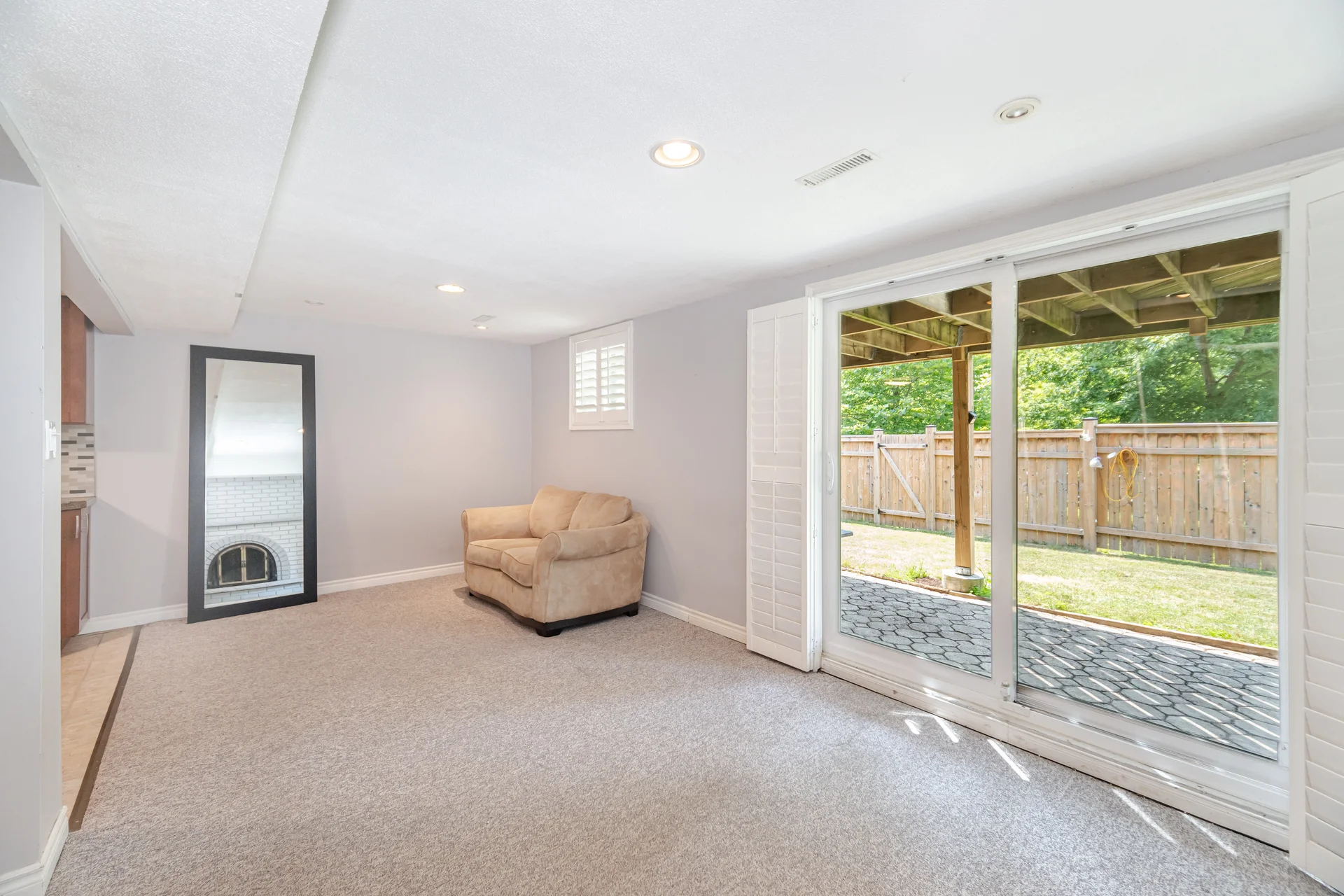 3382643