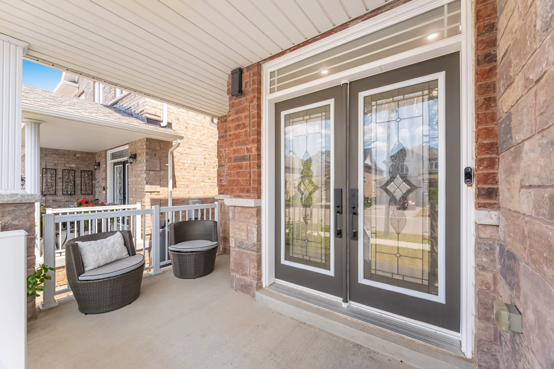 3384884
