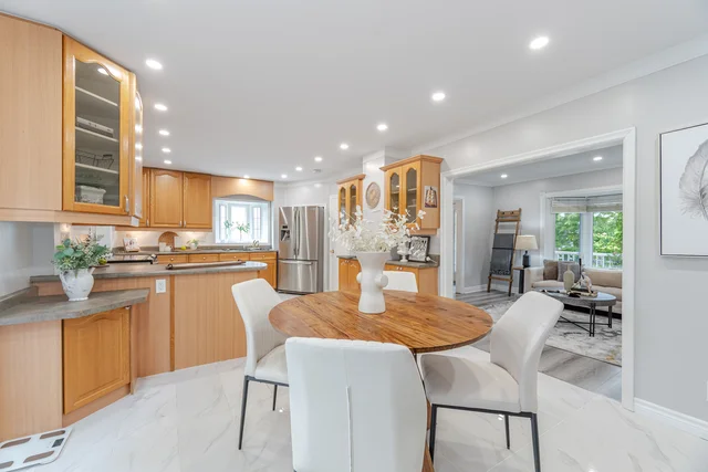 111 Cromwell Avenue, Oshawa - photo 16
