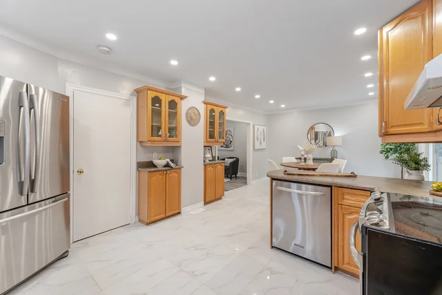 111 Cromwell Avenue, Oshawa - photo 19
