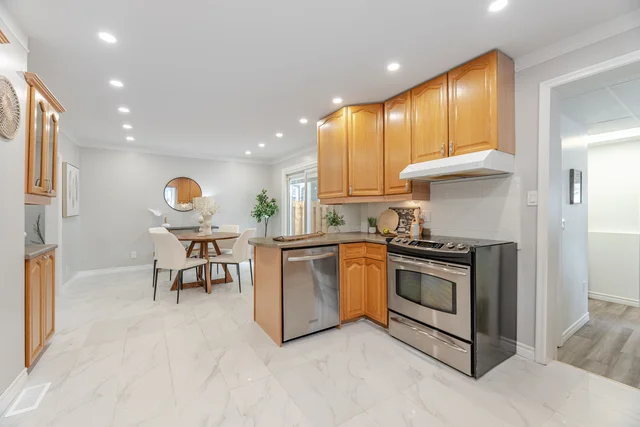 111 Cromwell Avenue, Oshawa - photo 22