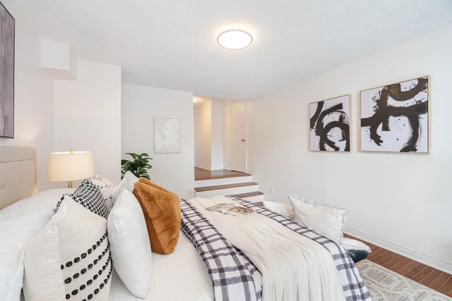 111 Cromwell Avenue, Oshawa - photo 28