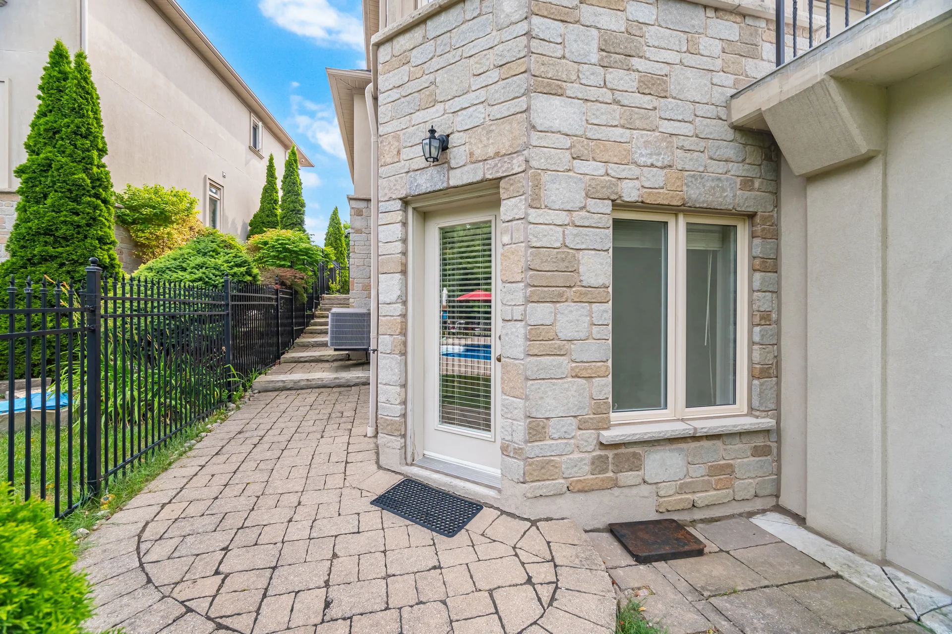 32 Rosa Court, Woodbridge - photo 101