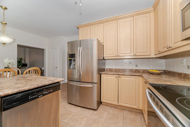 110 Earlsbridge Boulevard, Brampton - photo 24