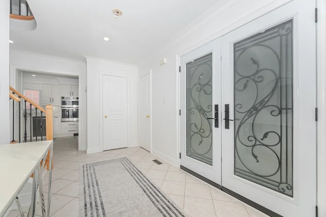 27 Lucerne Drive, Woodbridge - photo 20