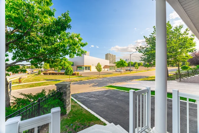 5 Hillside Drive, Brampton - photo 9