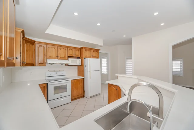 5 Hillside Drive, Brampton - photo 22