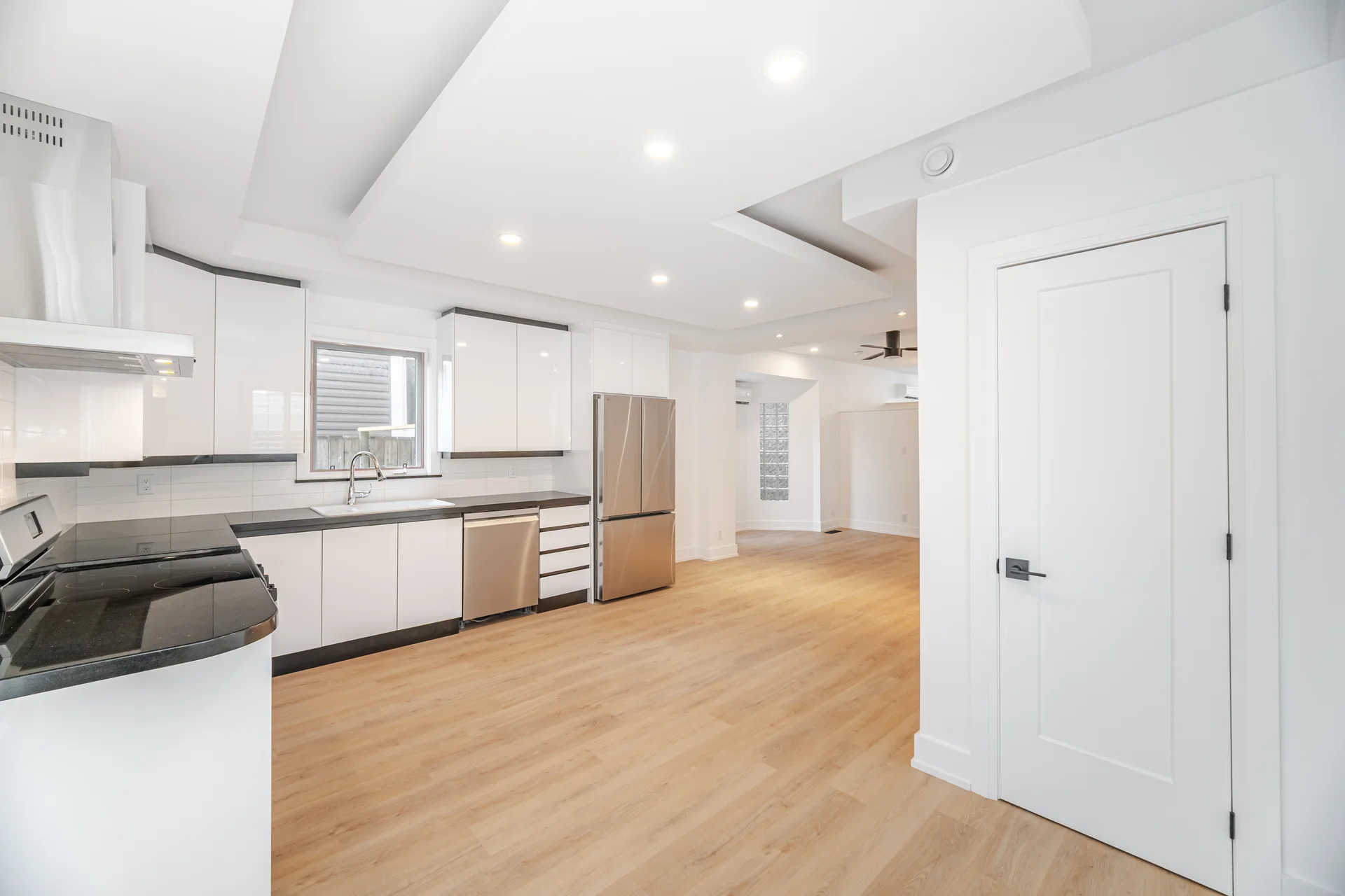 #2-23 Maria Street, Toronto - photo 4