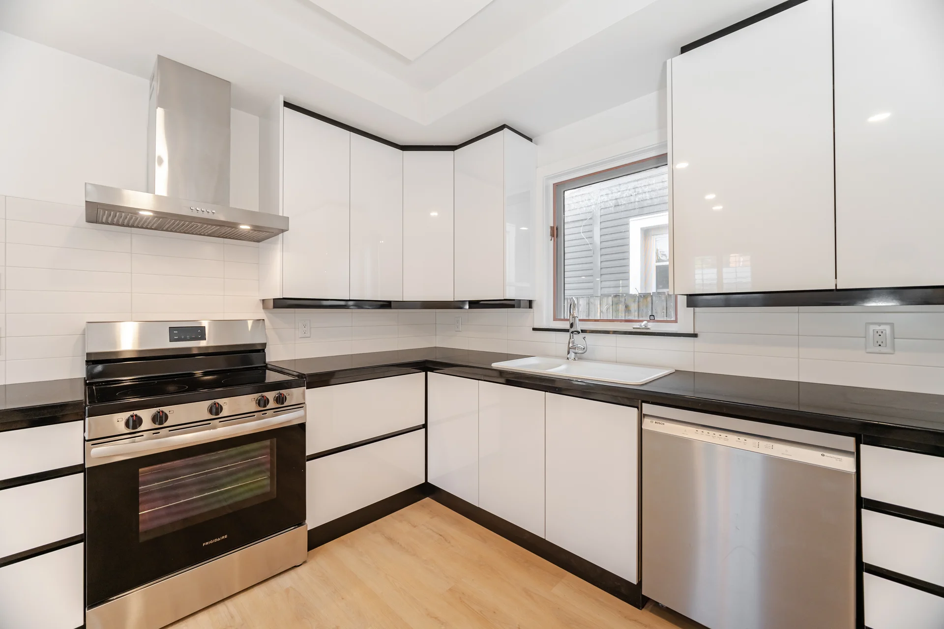 #2-23 Maria Street, Toronto - photo 6