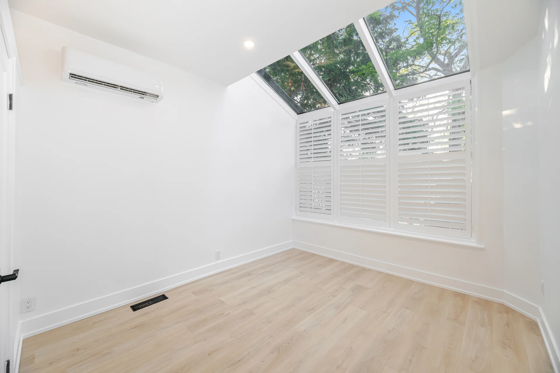 #2-23 Maria Street, Toronto - photo 13
