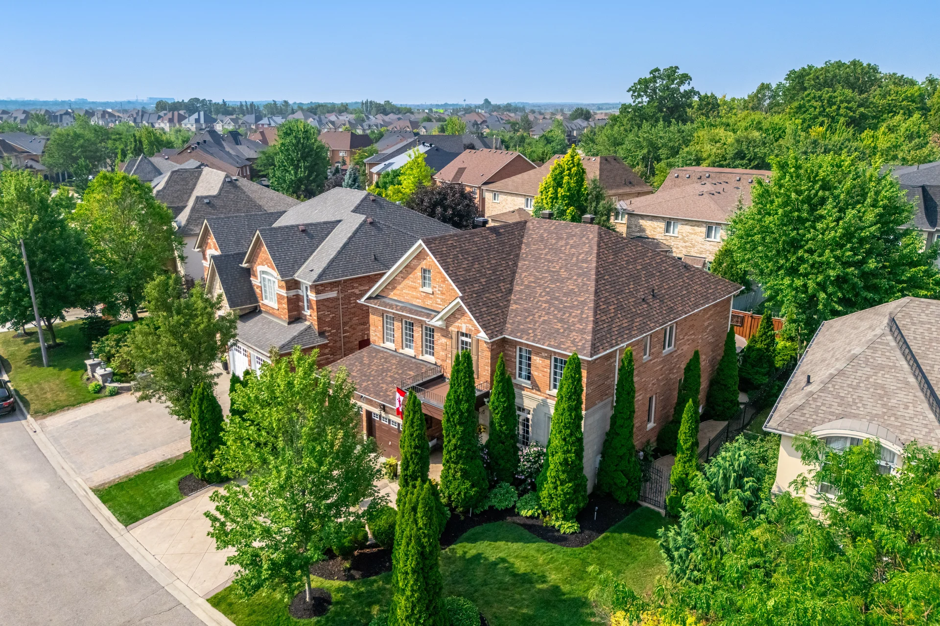 6 Hugo Road, Brampton - photo 8