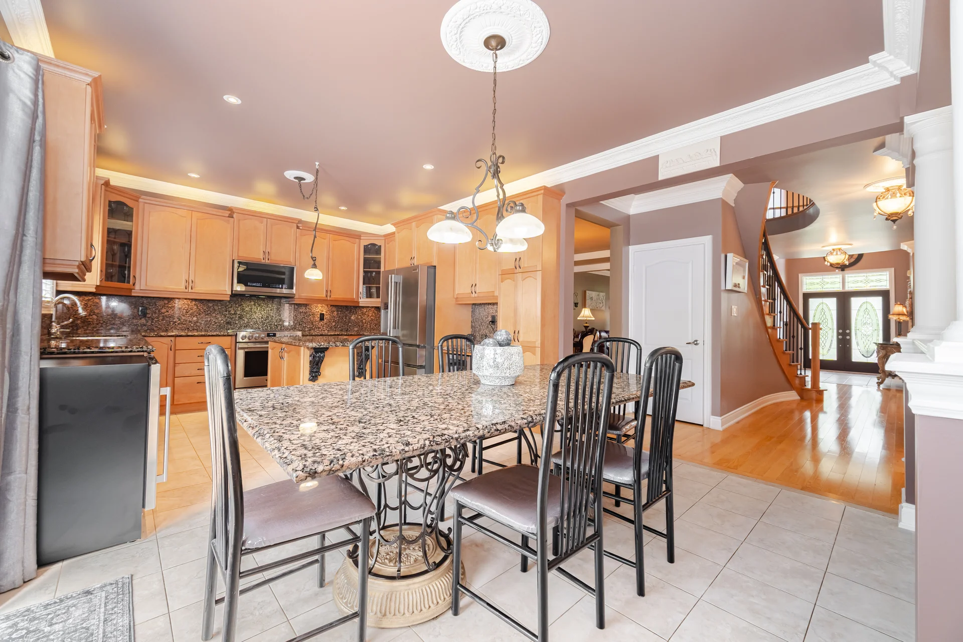 6 Hugo Road, Brampton - photo 38