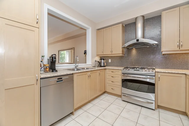 2191 Emily Circle, Oakville - photo 11