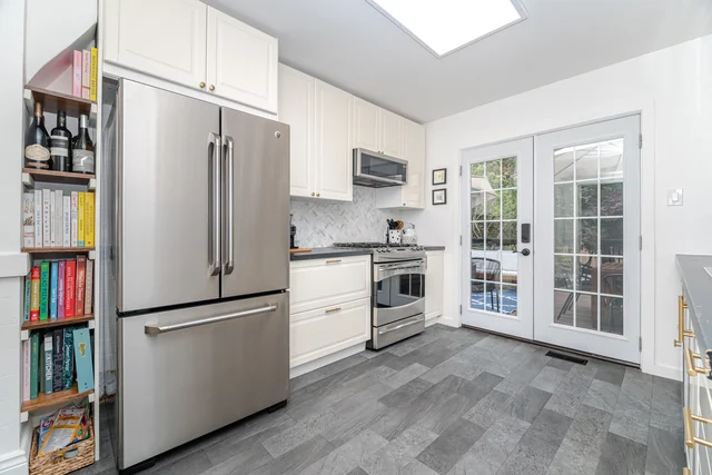 261 Homewood Avenue, Hamilton - photo 24