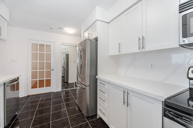 #1609-3880 Duke of York Boulevard, Mississauga - photo 19