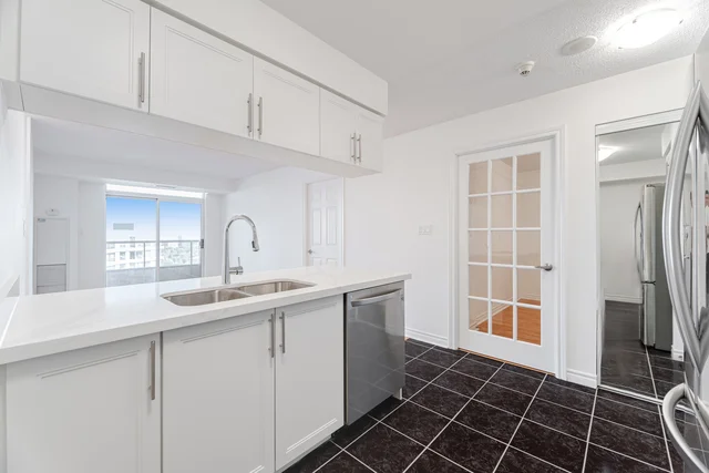 #1609-3880 Duke of York Boulevard, Mississauga - photo 20