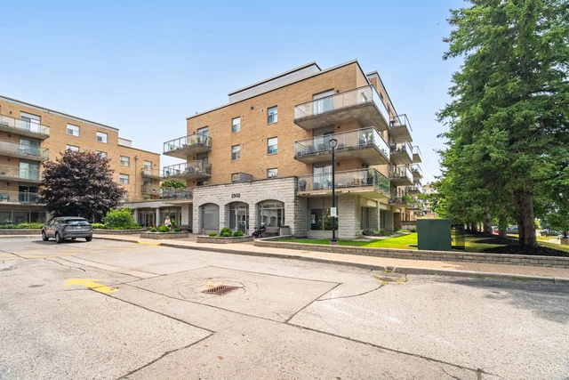#216-2502 Rutherford Road, Vaughan - photo 1