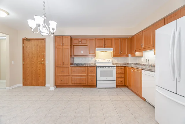#216-2502 Rutherford Road, Vaughan - photo 14