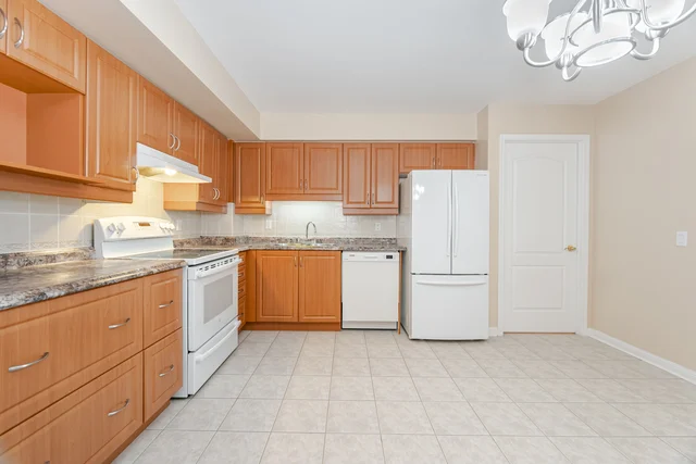 #216-2502 Rutherford Road, Vaughan - photo 17