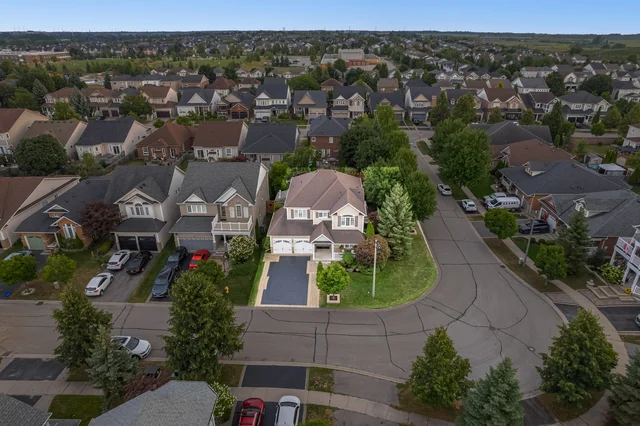 15 Bianca Drive, Whitby - photo 4