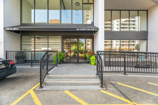 #608-150 Charlton Avenue East, Hamilton - photo 2