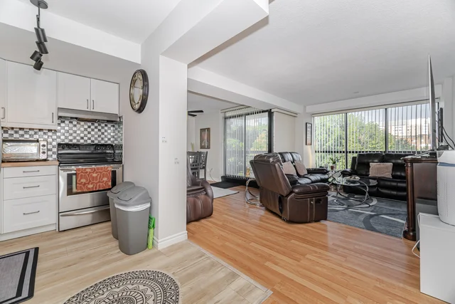 #608-150 Charlton Avenue East, Hamilton - photo 11