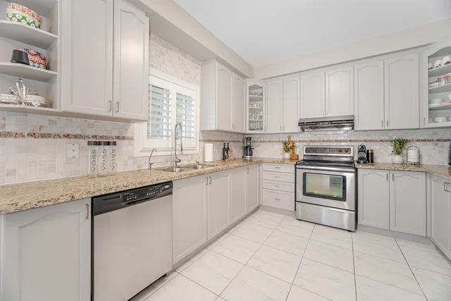 7174 Saint Barbara Boulevard, Mississauga - photo 28