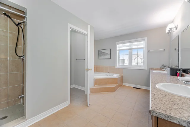 7174 Saint Barbara Boulevard, Mississauga - photo 48
