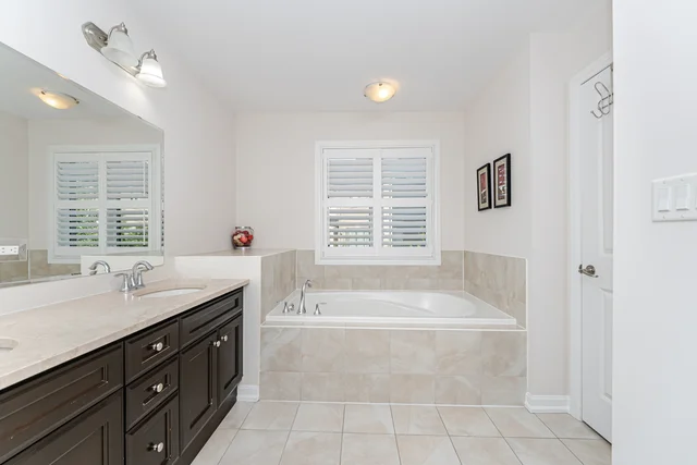 3213 Preserve Drive, Oakville - photo 32