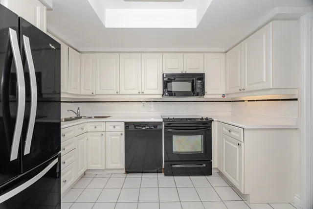 #510-1 Palace Pier Court, Etobicoke - photo 11