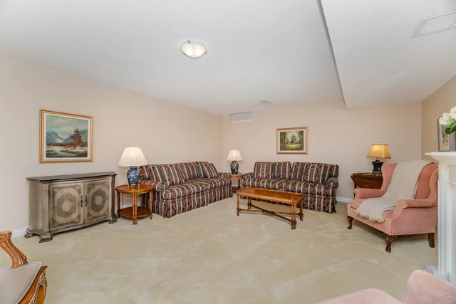 53 Kildonan Crescent, Waterdown - photo 37