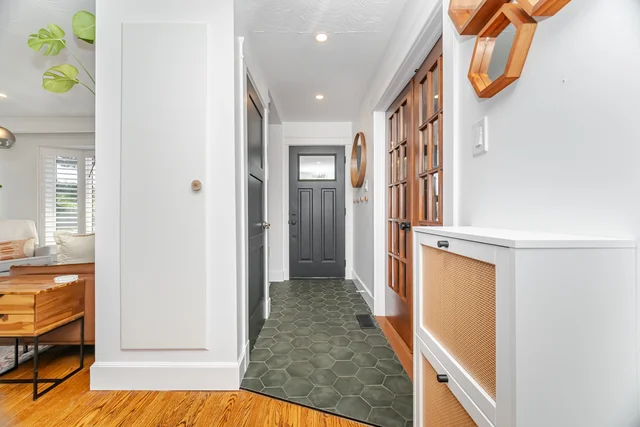 1539 Pembroke Drive, Oakville - photo 6