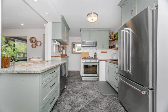 1539 Pembroke Drive, Oakville - photo 16