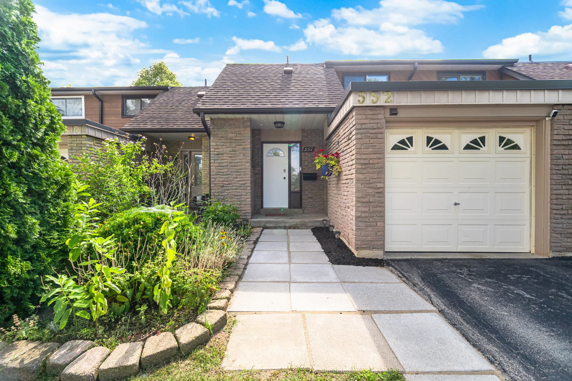 552 Pinedale Avenue, Burlington - photo 7