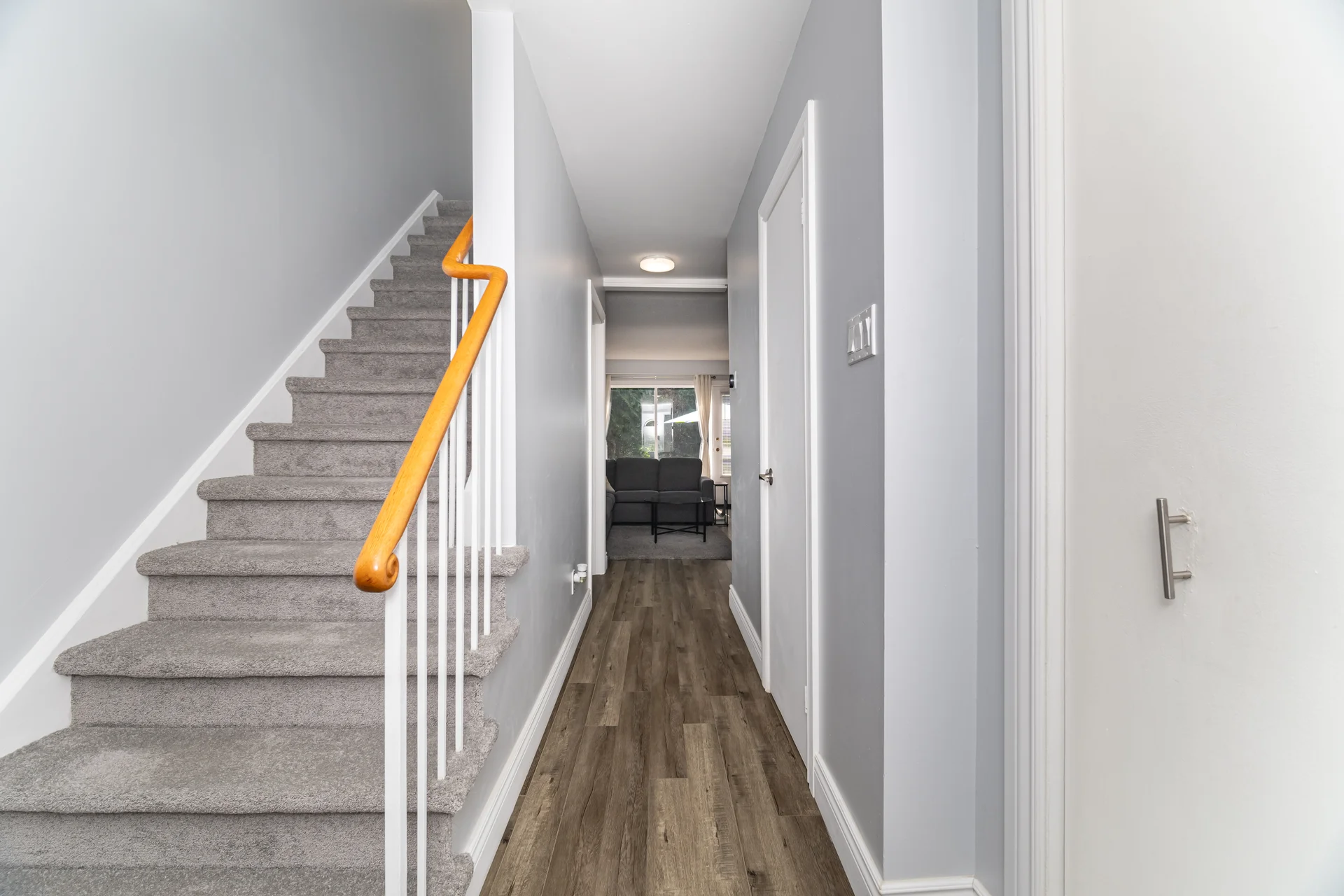 552 Pinedale Avenue, Burlington - photo 11