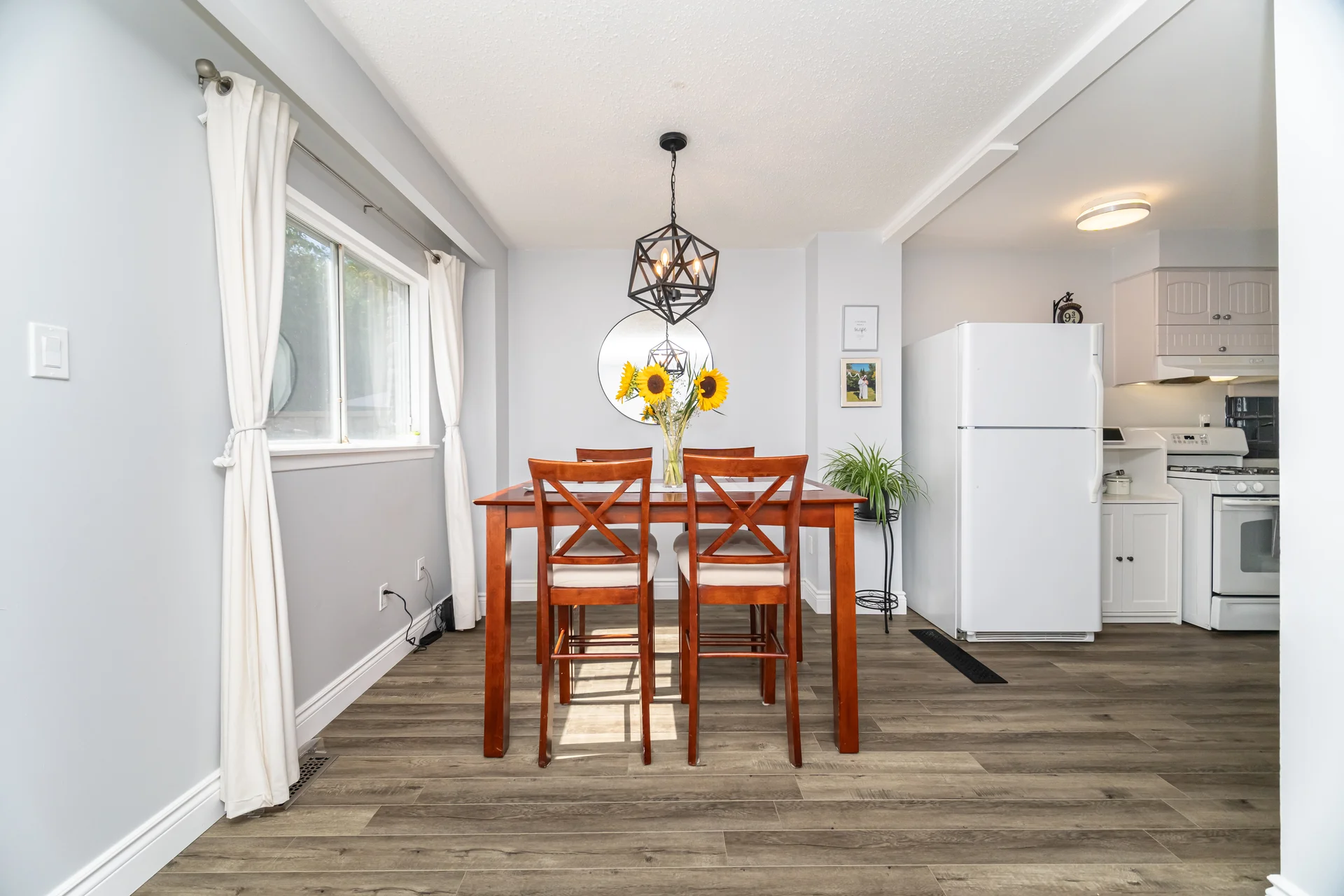 552 Pinedale Avenue, Burlington - photo 17